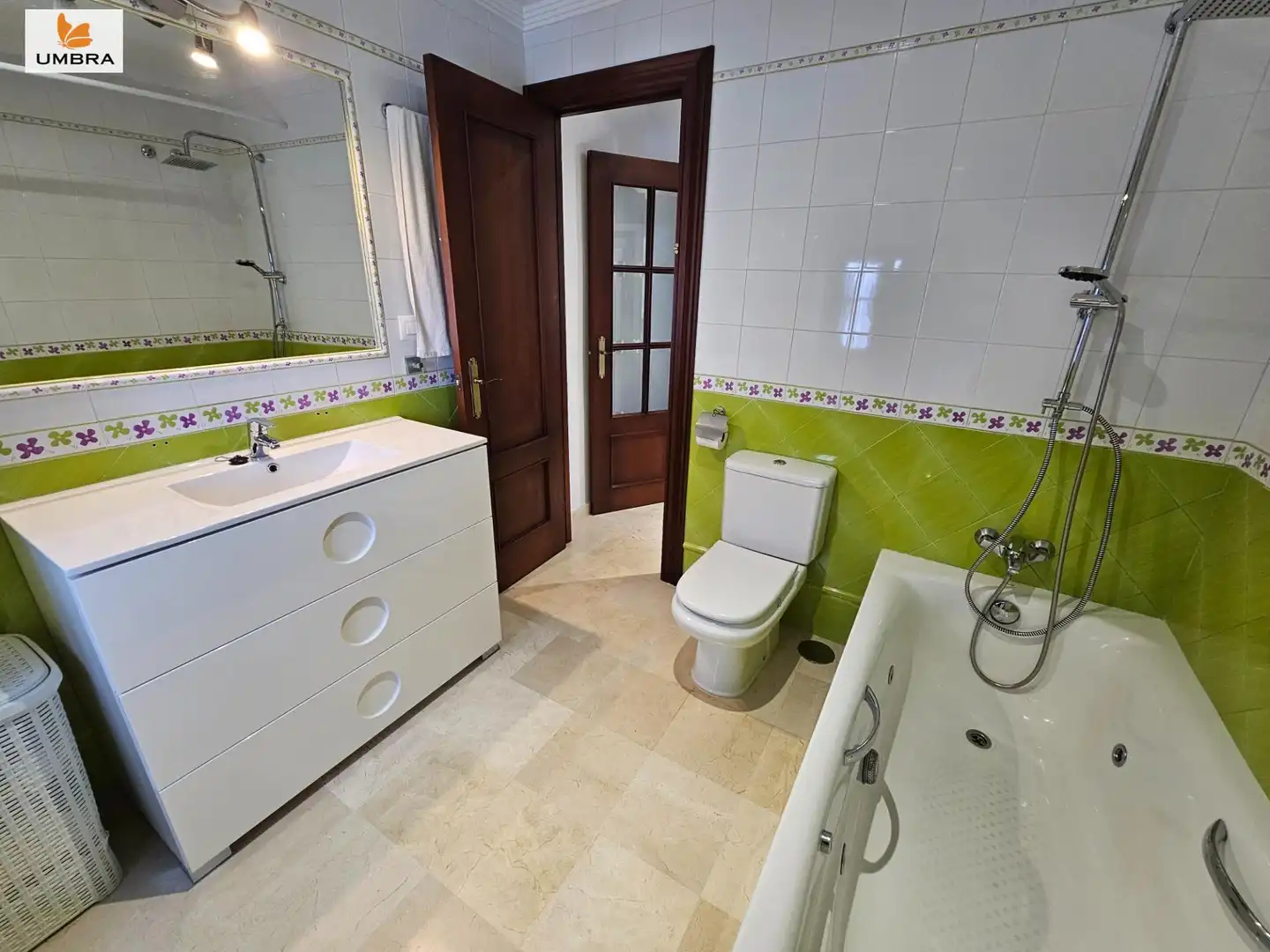 Badezimmer von Wohnung zum Verkauf in Alcalá de los Gazules