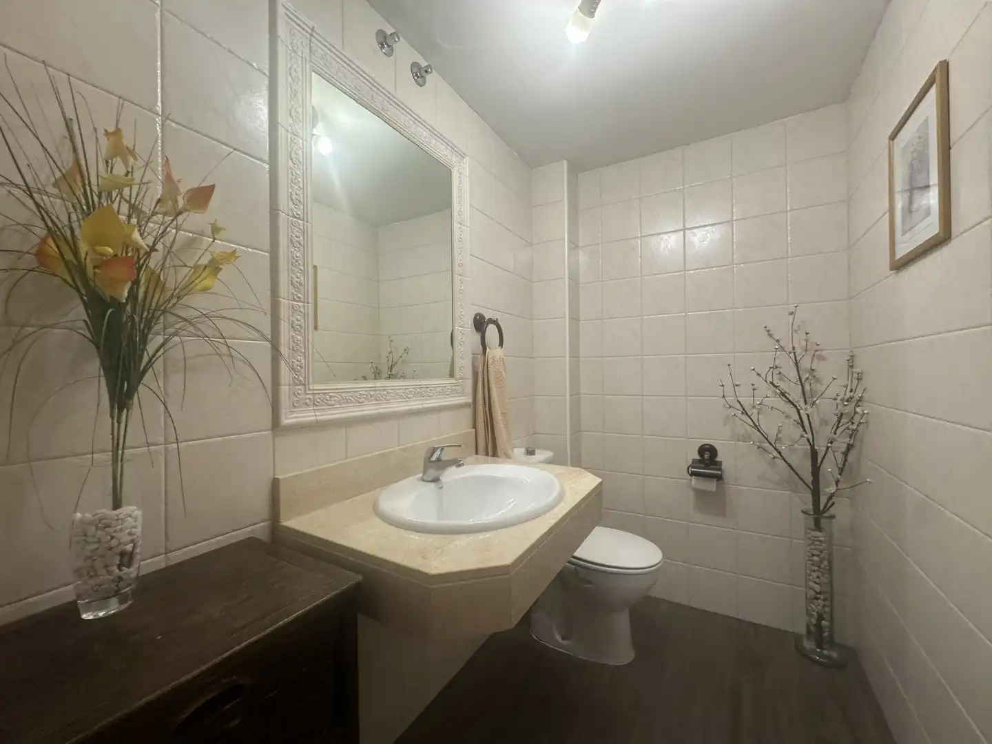 Badezimmer von Einfamilien-Reihenhaus zum Verkauf in Algete mit Klimaanlage, Heizung und Privatgarten