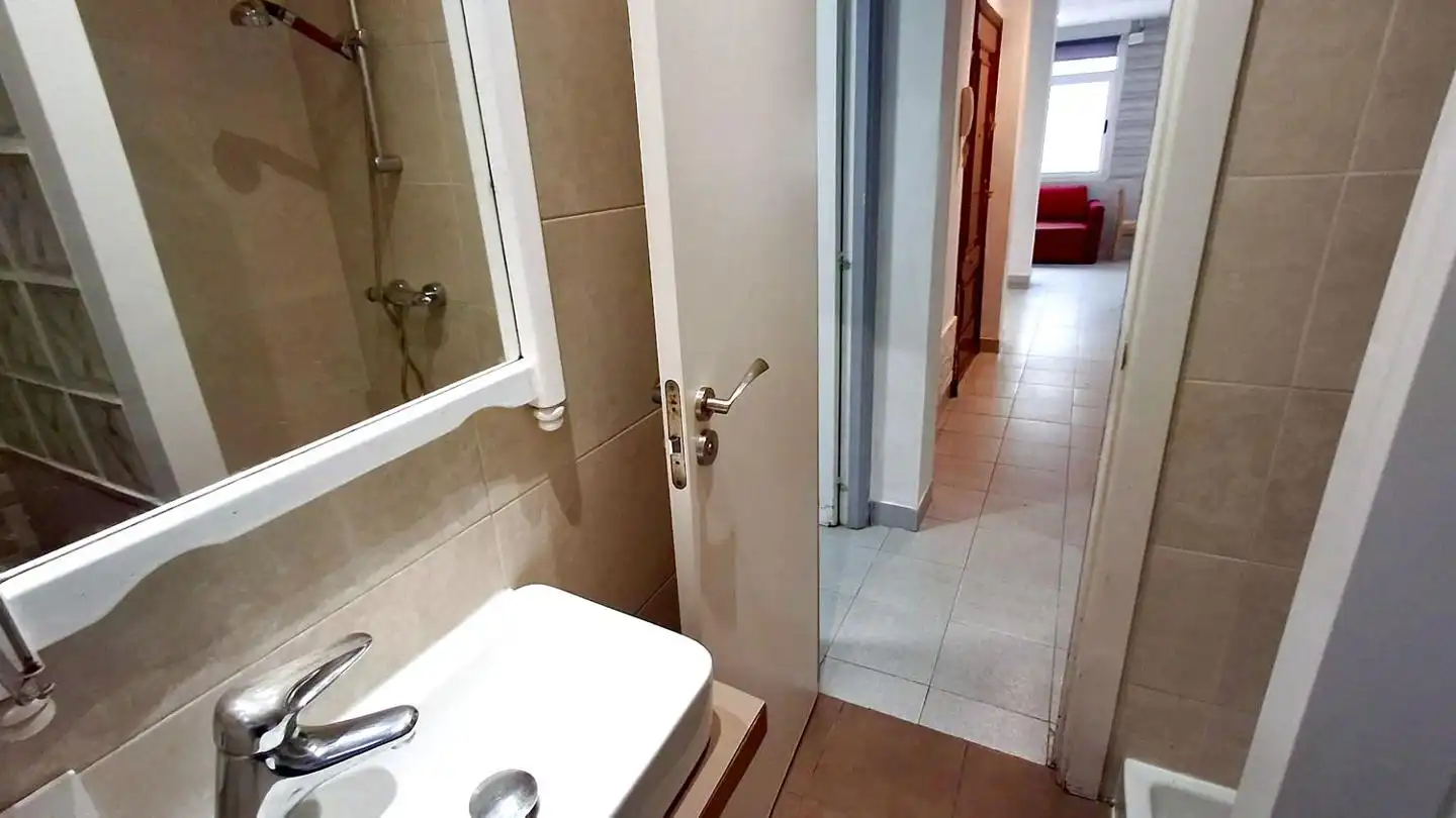 Badezimmer von Erdgeschoss zum Verkauf in A Coruña Capital  mit Heizung und Abstellraum