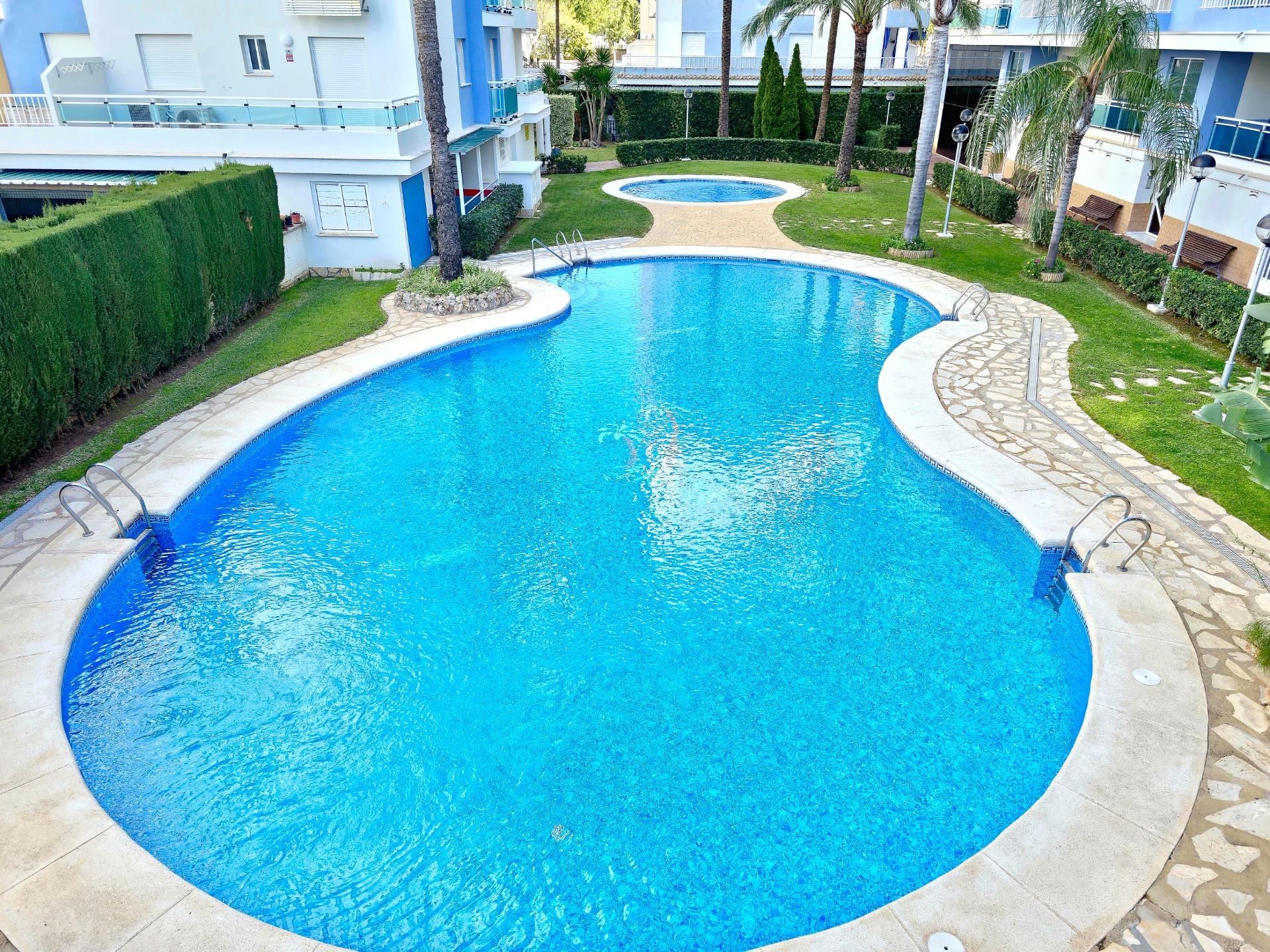Piscina de Apartament en venda en Gandia amb Aire condicionat, Calefacció i Jardí privat