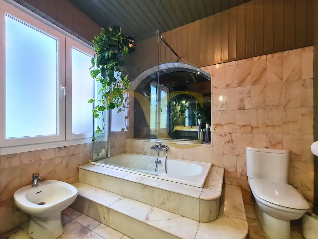 Bathroom of Flat for sale in Gijón   with Heating and Terrace