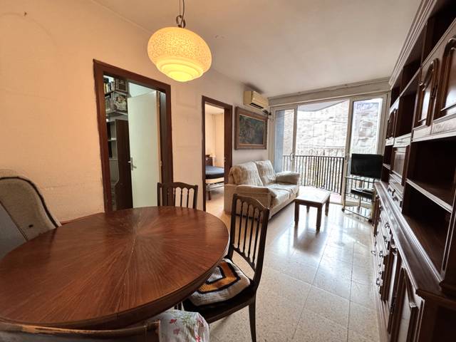 Piso en Venta en Carrer de la Corunya en El Camp de l'Arpa del Clot