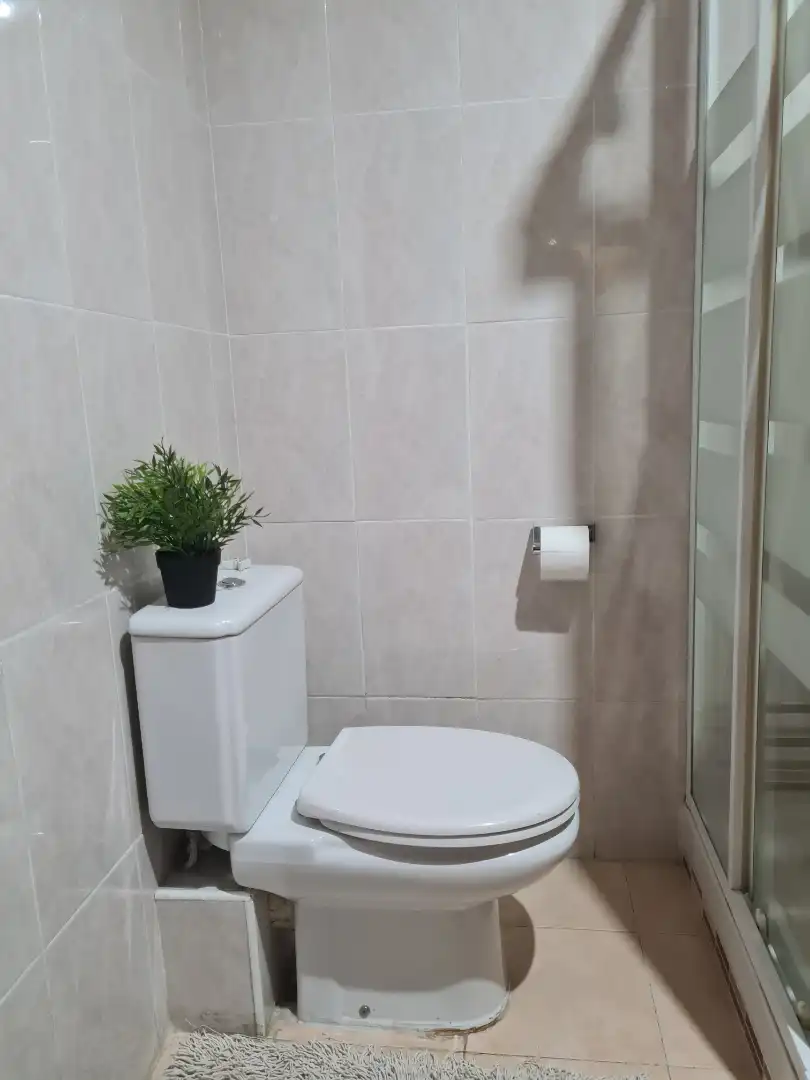 Badezimmer von Wohnung zum Verkauf in Montcada i Reixac mit Klimaanlage, Heizung und Parkett