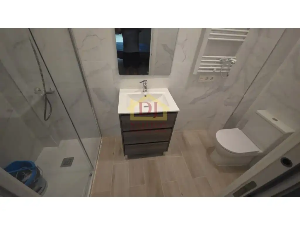 Bany de Apartament en venda en Salamanca