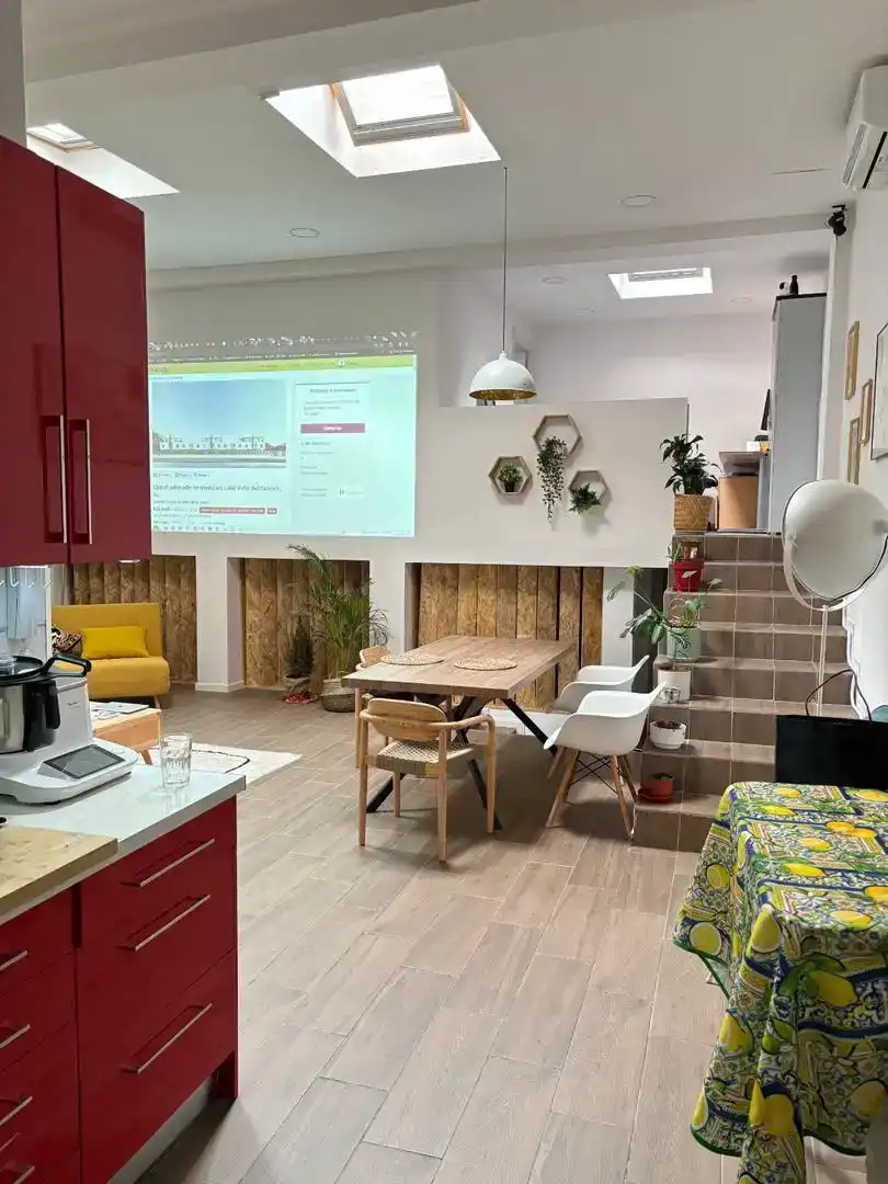 Comedor de Local de alquiler en Madrid con Aire acondicionado y Amueblado