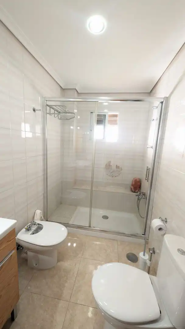 Bany de Casa o xalet en venda en Córdoba amb Terrassa, Traster i Balcó