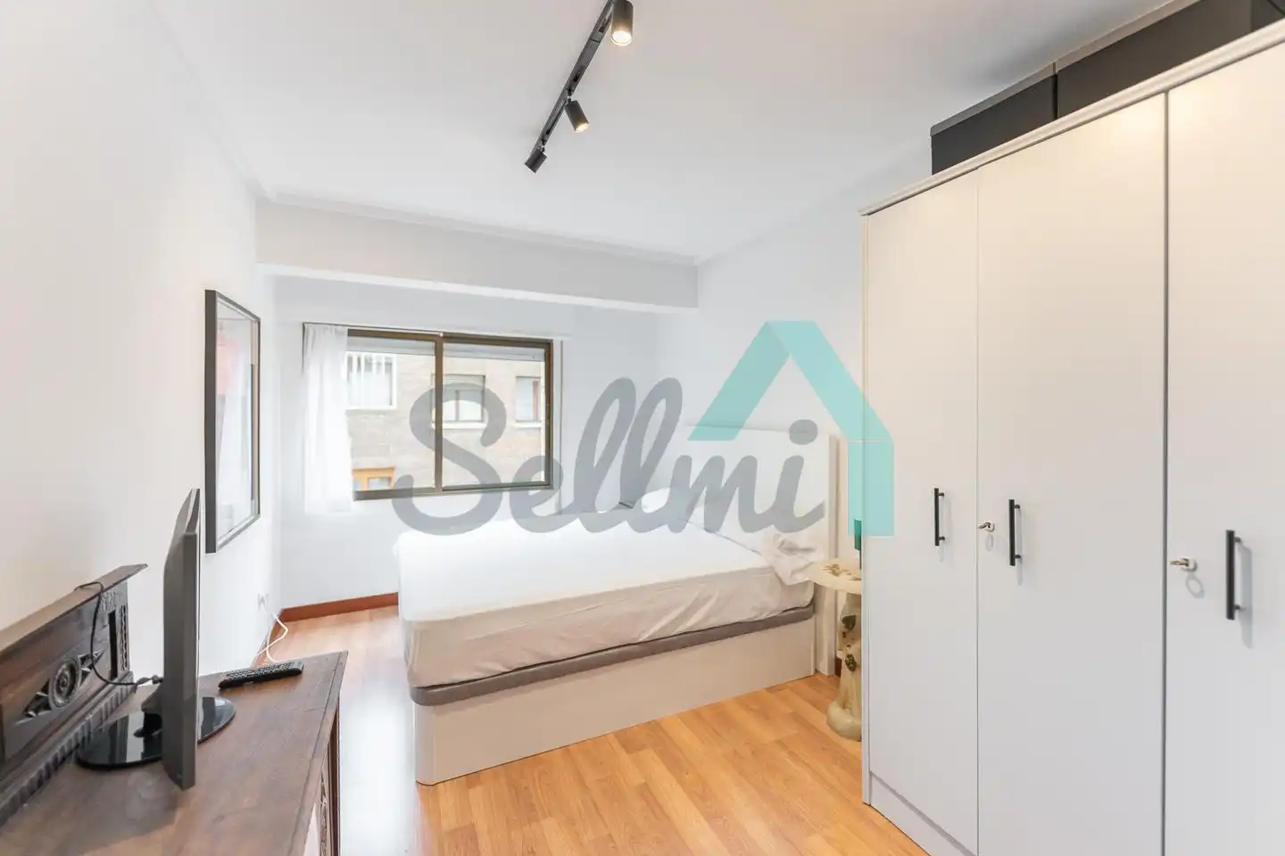 Habitación de Piso de alquiler en Gijón  con Calefacción y Amueblado