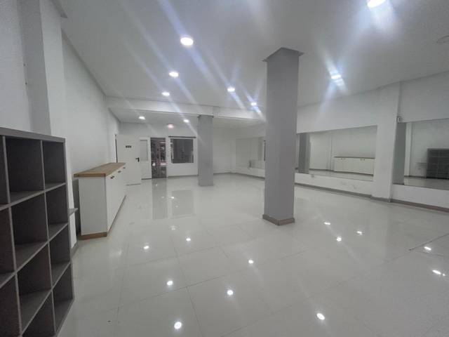 Local comercial en Alquiler en La Calzada