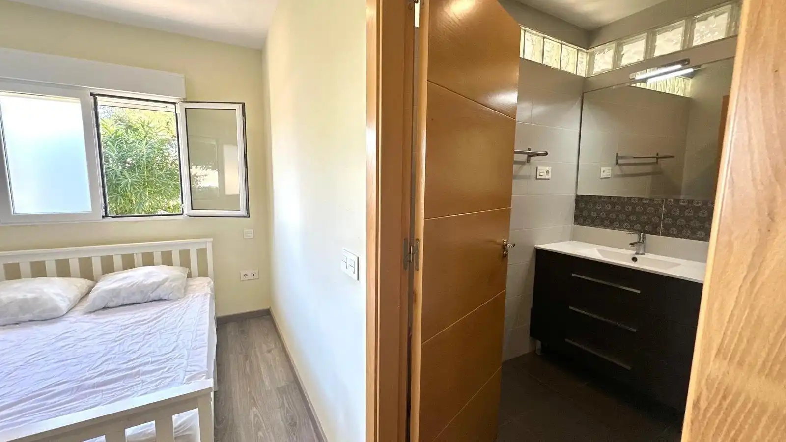 Dormitori de Apartament en venda en Orihuela amb Terrassa i Moblat