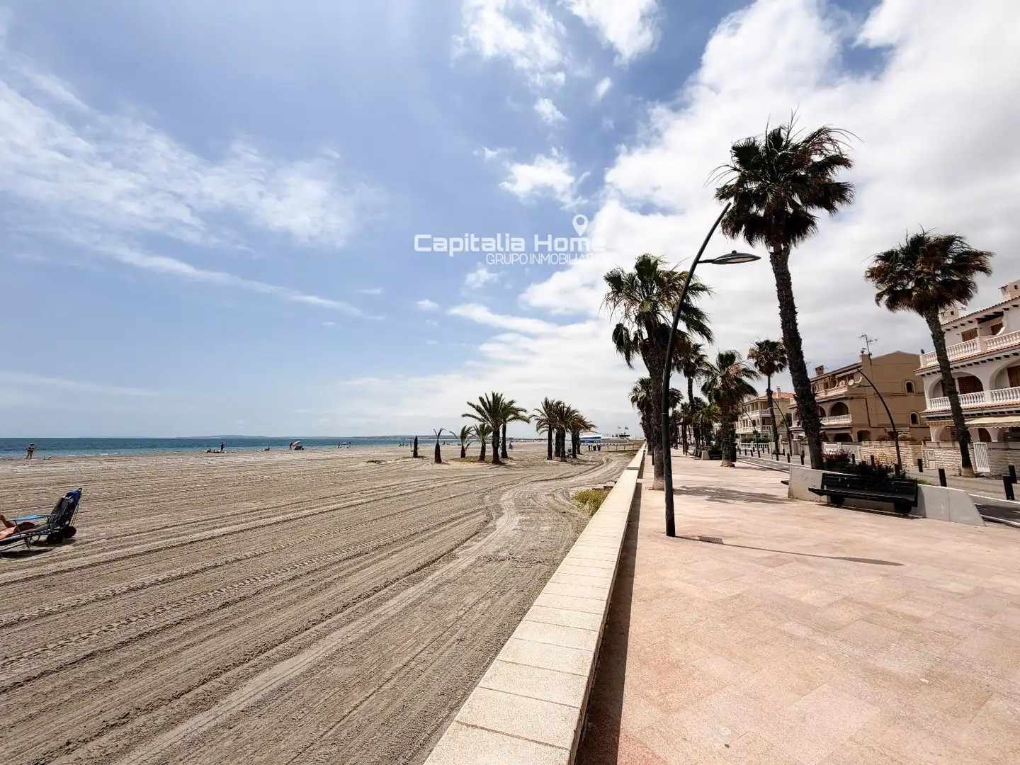 Außenansicht von Wohnung zum Verkauf in Santa Pola mit Terrasse, Abstellraum und Möbliert