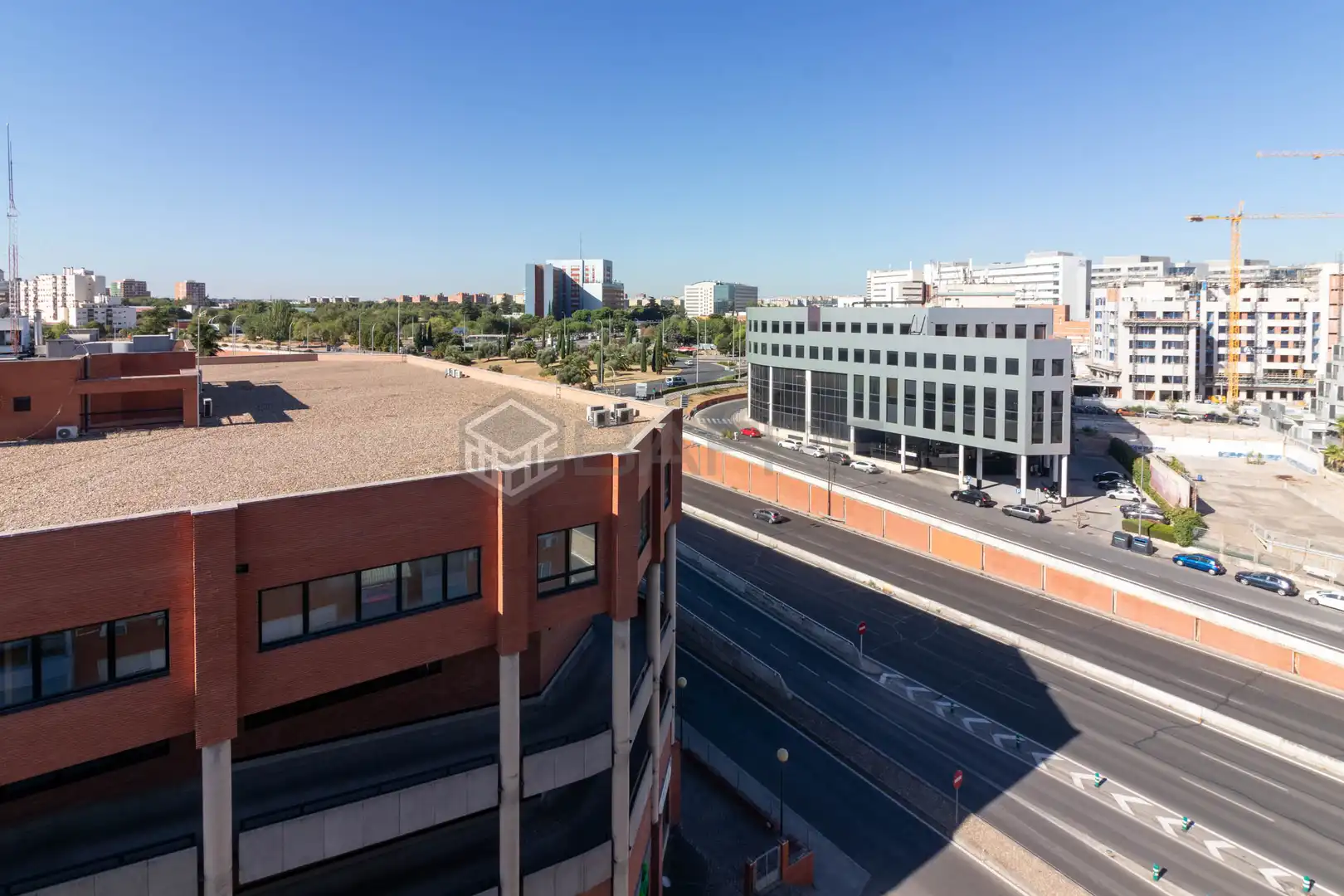 Vista exterior de Àtic en venda en Madrid amb Aire condicionat, Jardí privat i Parquet