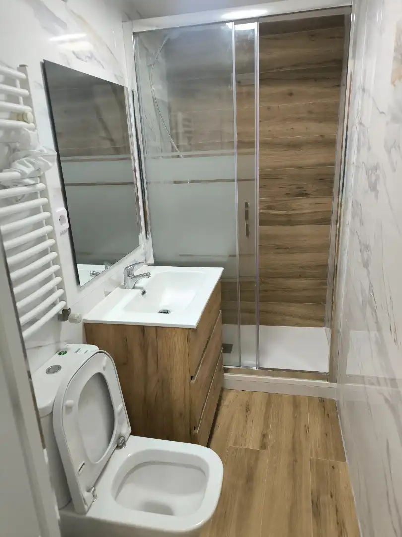 Bathroom of Duplexes for sale in Madrid  with Air Conditioner, Heating and Parquet flooring