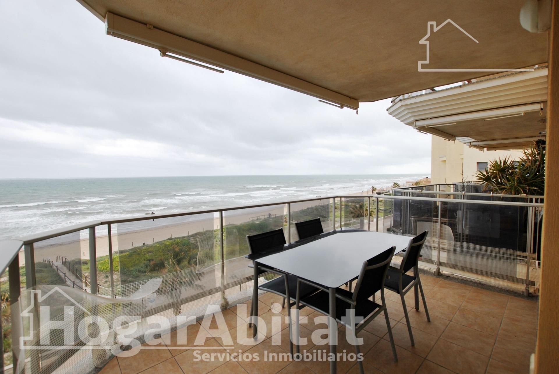 Terrace of Flat for sale in Guardamar de la Safor  with Air Conditioner, Heating and Private garden