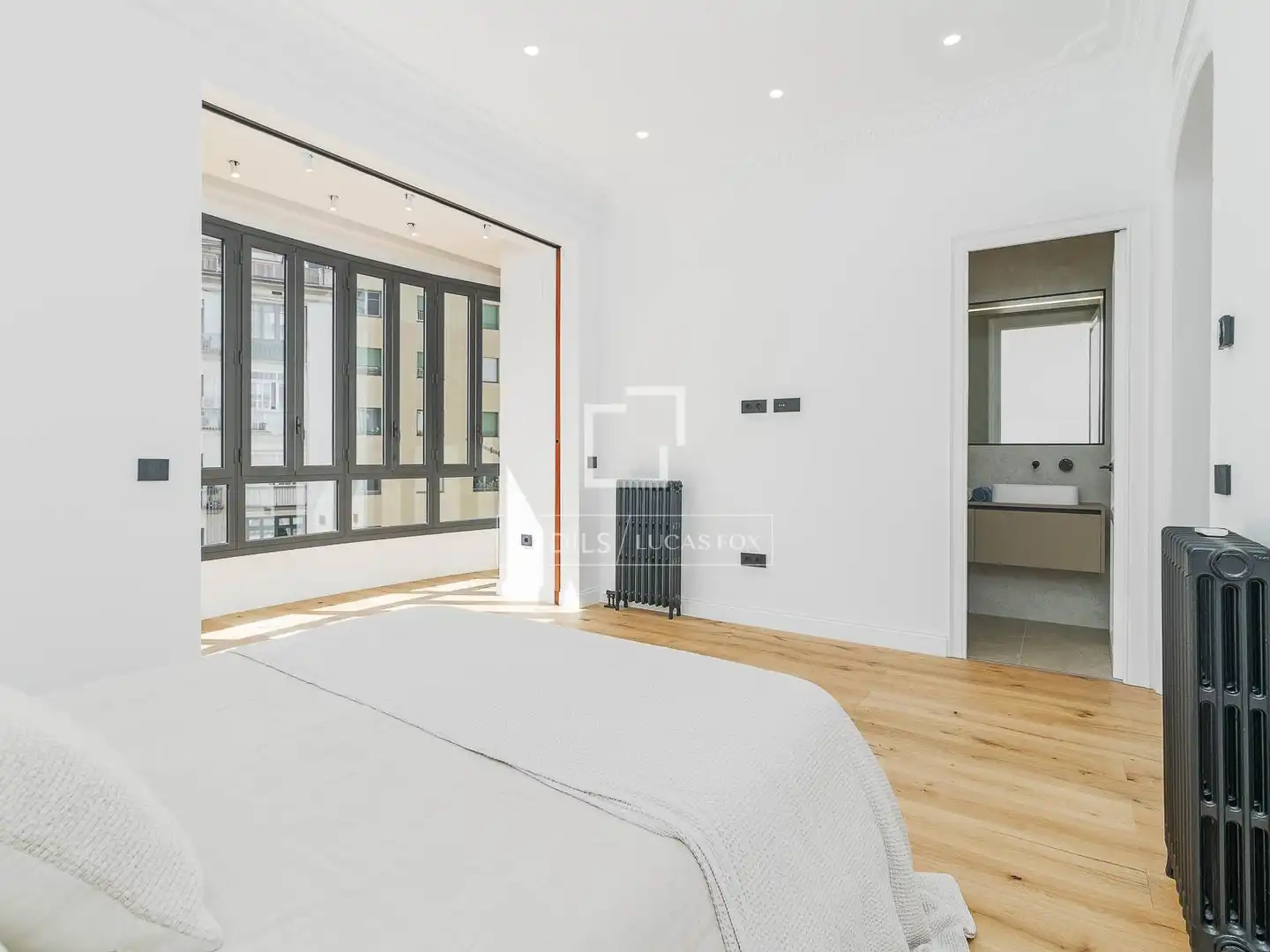 Dormitori de Pis en venda en Barcelona amb Aire condicionat, Parquet i Balcó