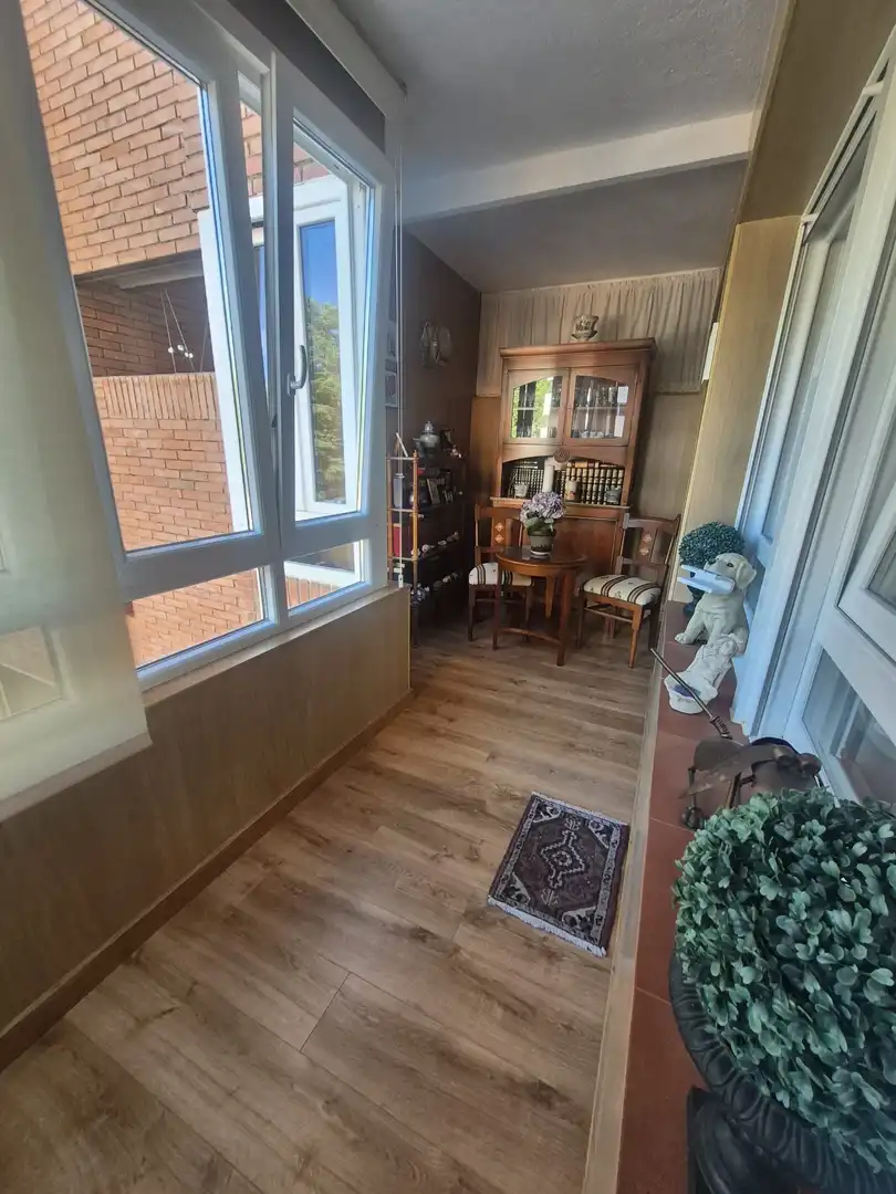 Sala d'estar de Pis en venda en Ávila amb Calefacció, Terrassa i Piscina comunitària