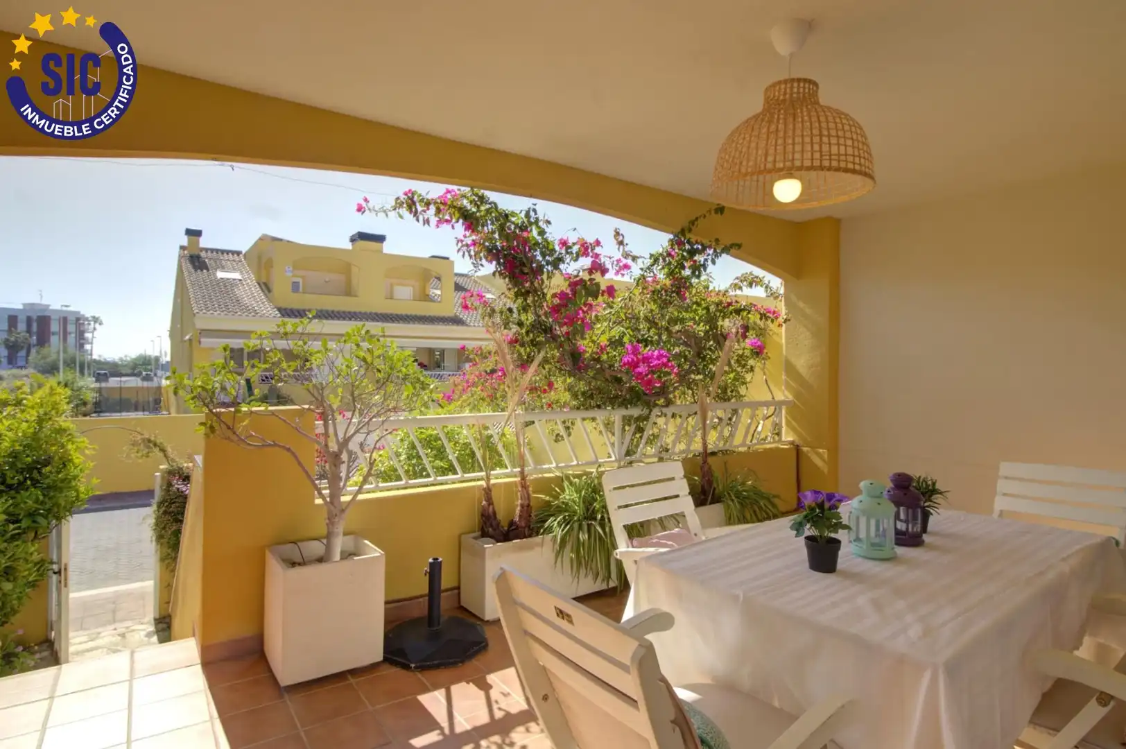Terrassa de Casa adosada en venda en Sagunto / Sagunt amb Aire condicionat, Calefacció i Jardí privat