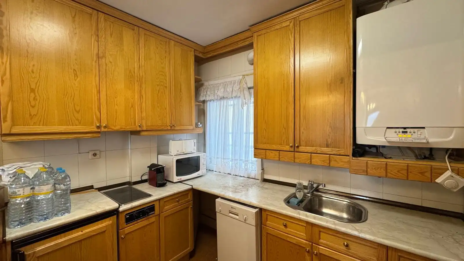 Cocina de Casa adosada en venta en Hermandad de Campoo de Suso con Calefacción, Parquet y Terraza
