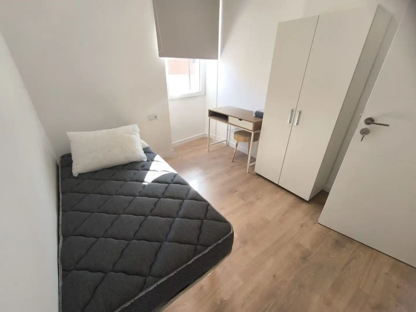 Bedroom of Flat for share in Centre - Zona Alta  