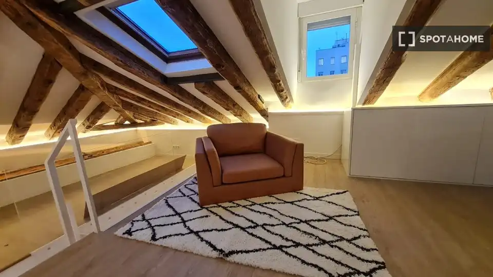 Room in Trafalgar