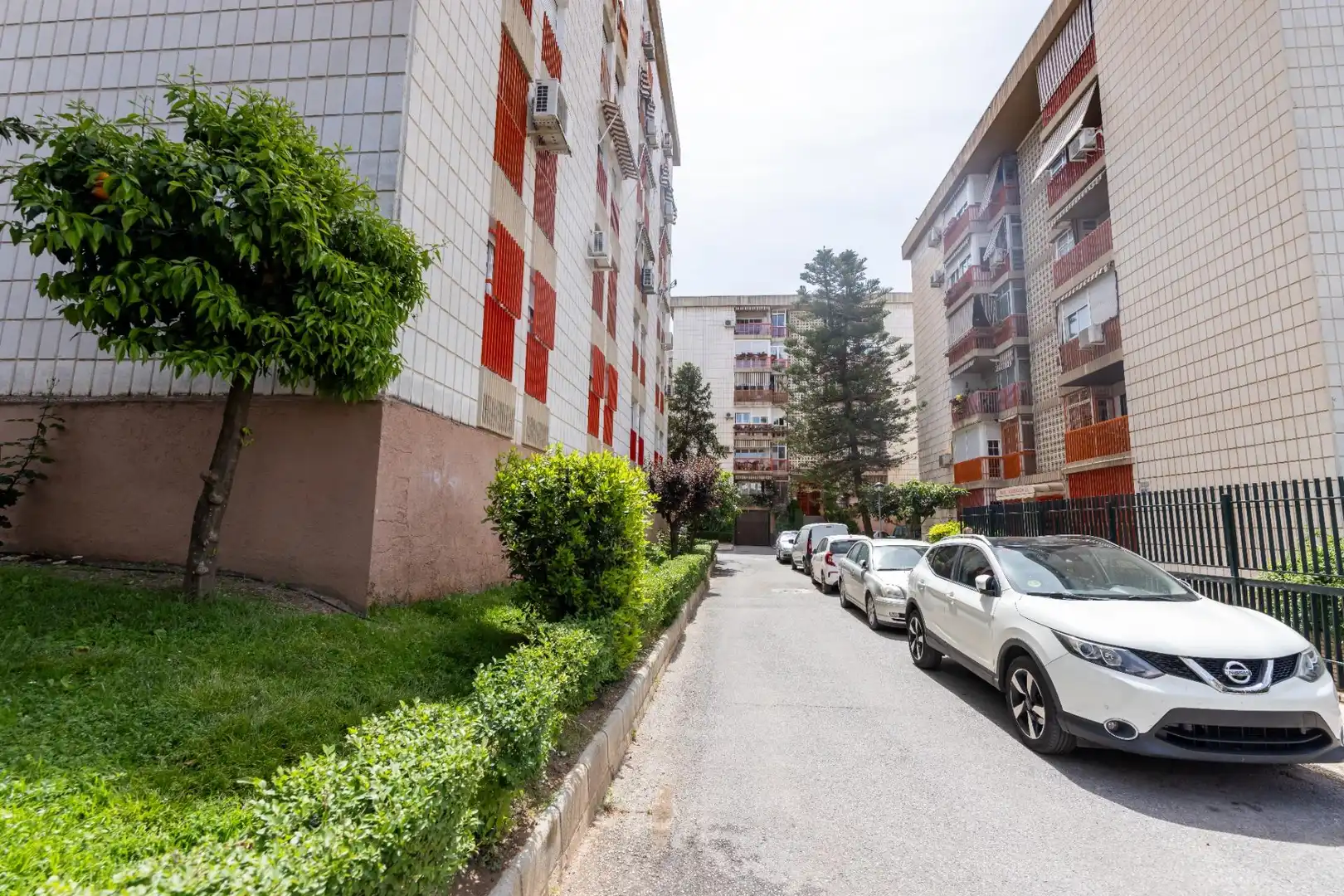 Exterior view of Flat for sale in Granada  with Air Conditioner and Private garden