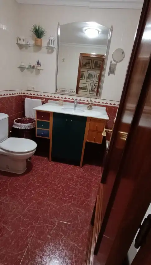 Badezimmer von Wohnung zum Verkauf in Valladolid mit Heizung, Privatgarten und Abstellraum