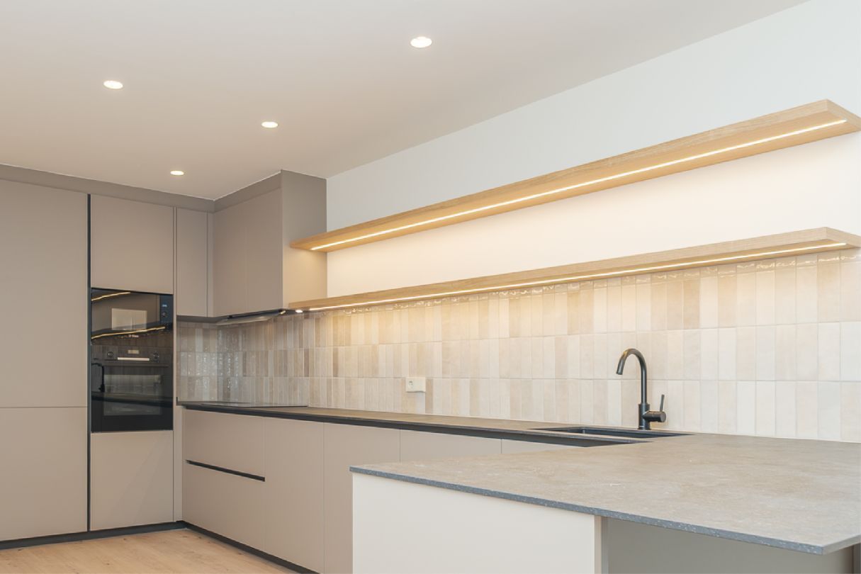 Cuina de Pis en venda en Girona Capital amb Aire condicionat, Calefacció i Terrassa