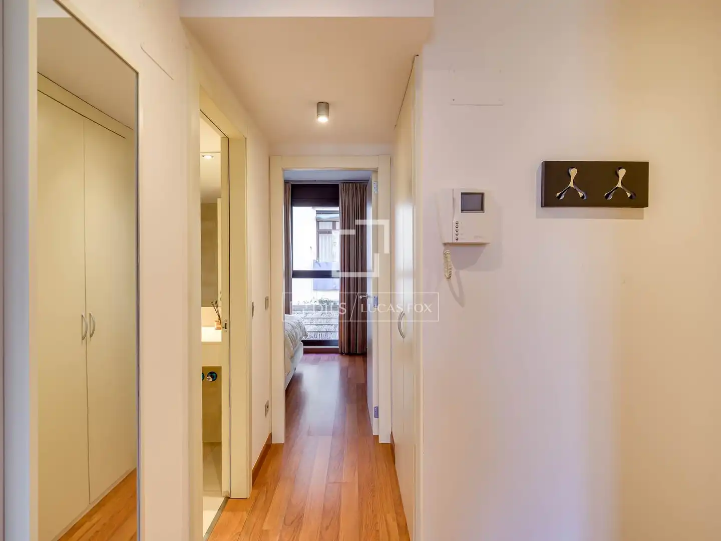 Wohnung zum Verkauf in Barcelona mit Klimaanlage, Heizung und Parkett