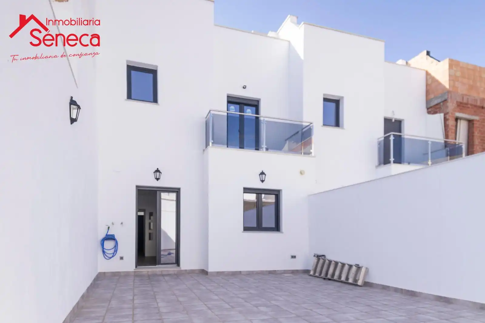 Exterior view of Detached homes for sale in Córdoba  with Air Conditioner, Heating and Terrace