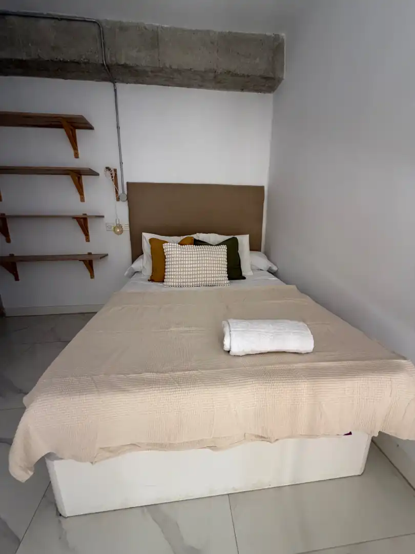 Habitación de Piso para compartir en Granada con Amueblado, Horno y Lavadora