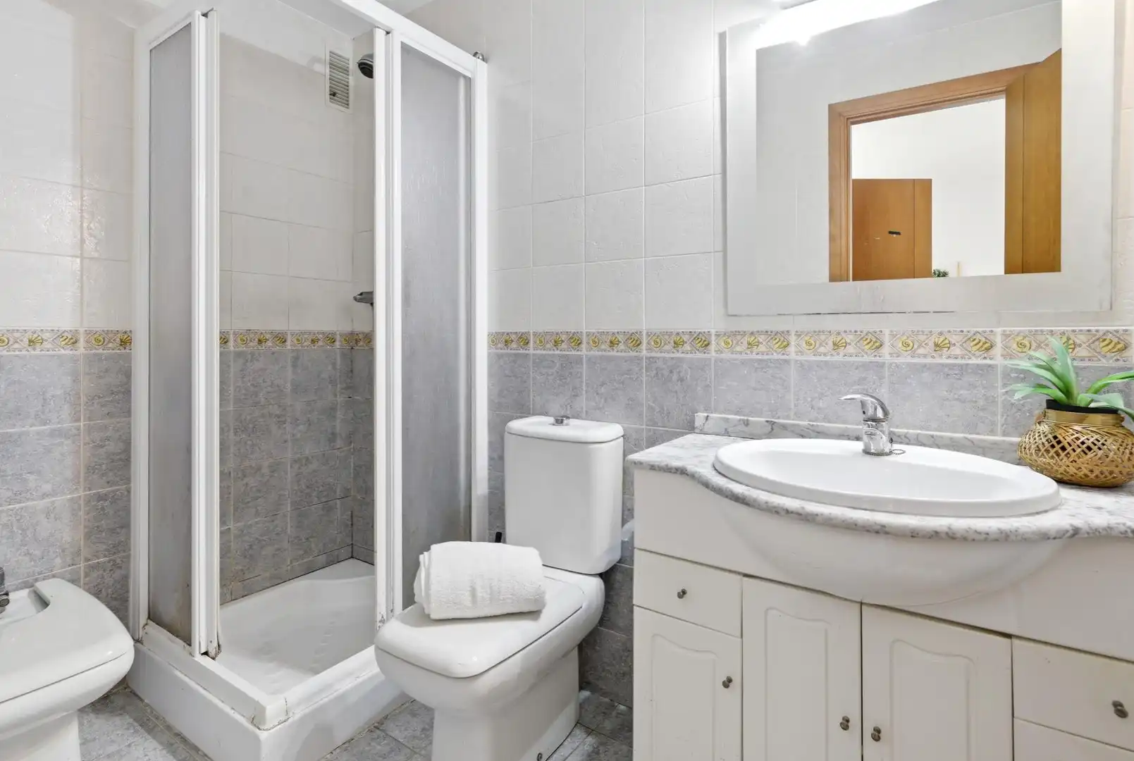 Bathroom of Apartments for sale in La Pobla de Farnals  with Air Conditioner, Heating and Private garden