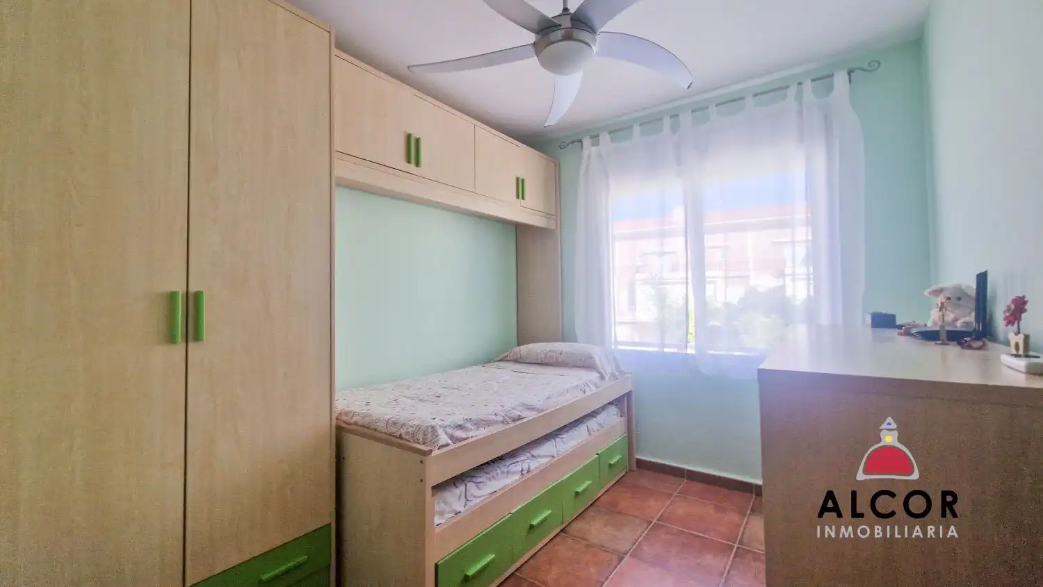 Habitación de Casa adosada en venta en Benicarló con Aire acondicionado, Terraza y Trastero