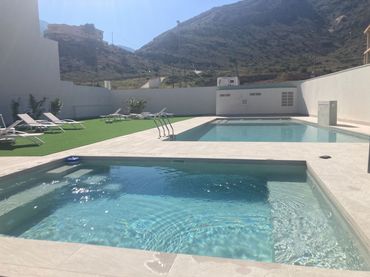 Chalet con piscina en venta en Cox