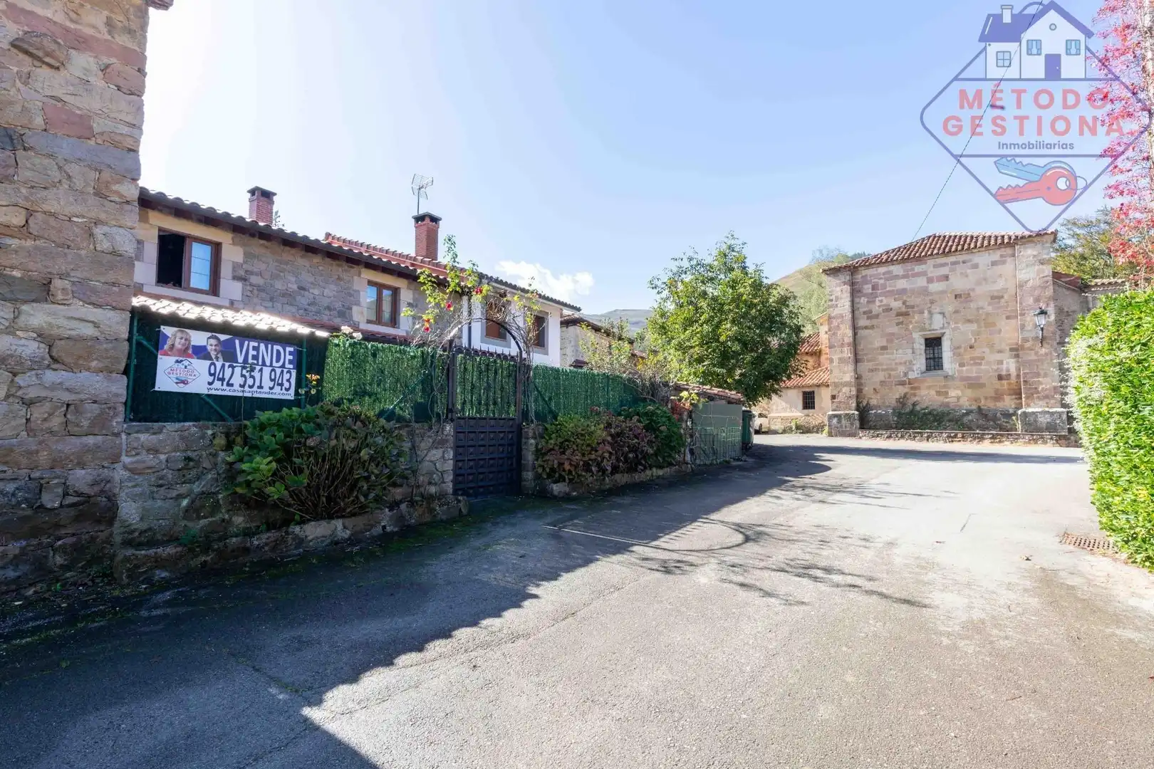 Vista exterior de Casa o chalet en venta en Cabuérniga con Calefacción, Terraza y Balcón