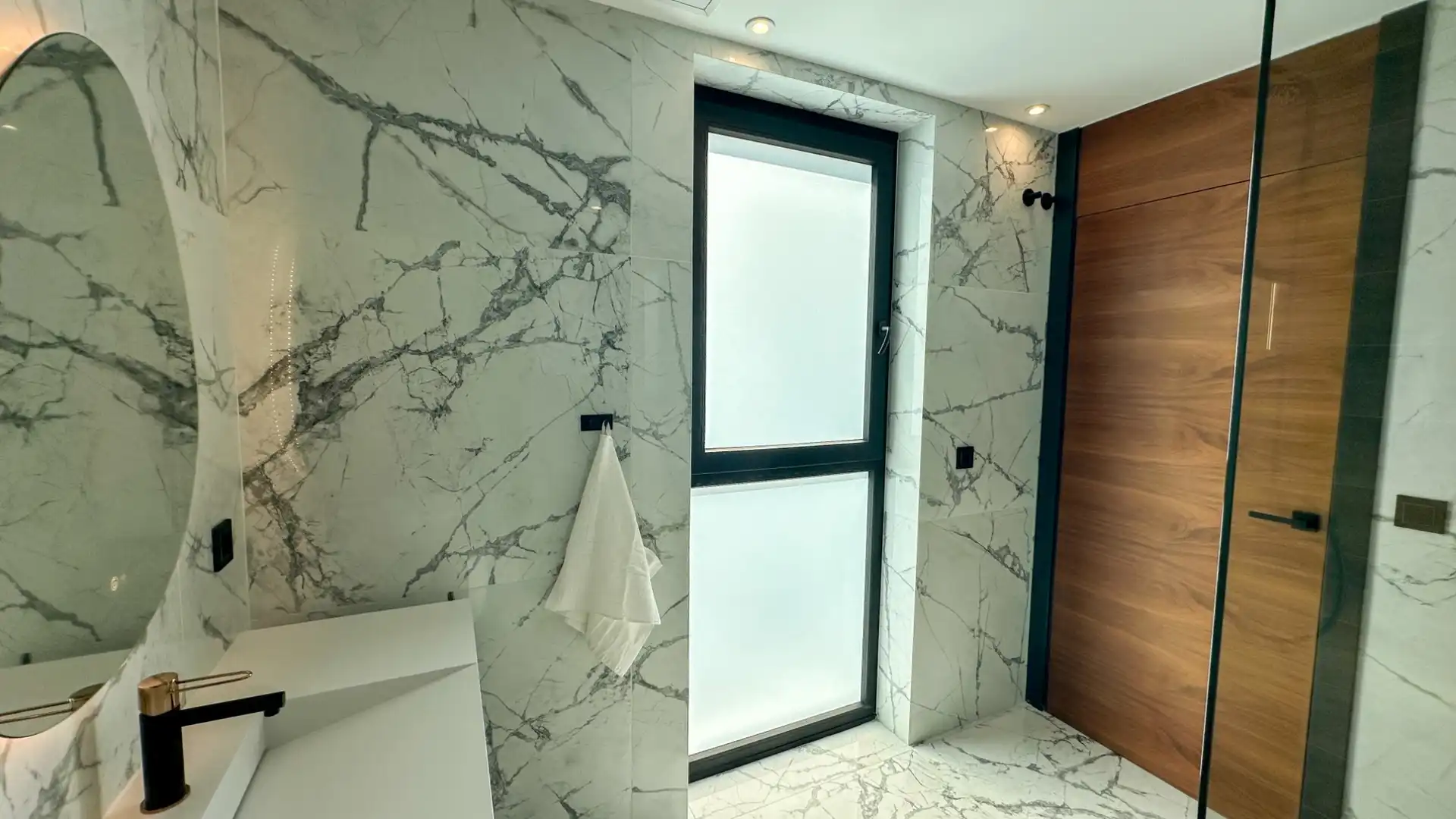 Bathroom of Houses for sale in Orihuela  with Air Conditioner, Swimming Pool and Oven