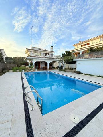 Casa-chalet en Venta en Victoria - Les Vil·les - Canyadell