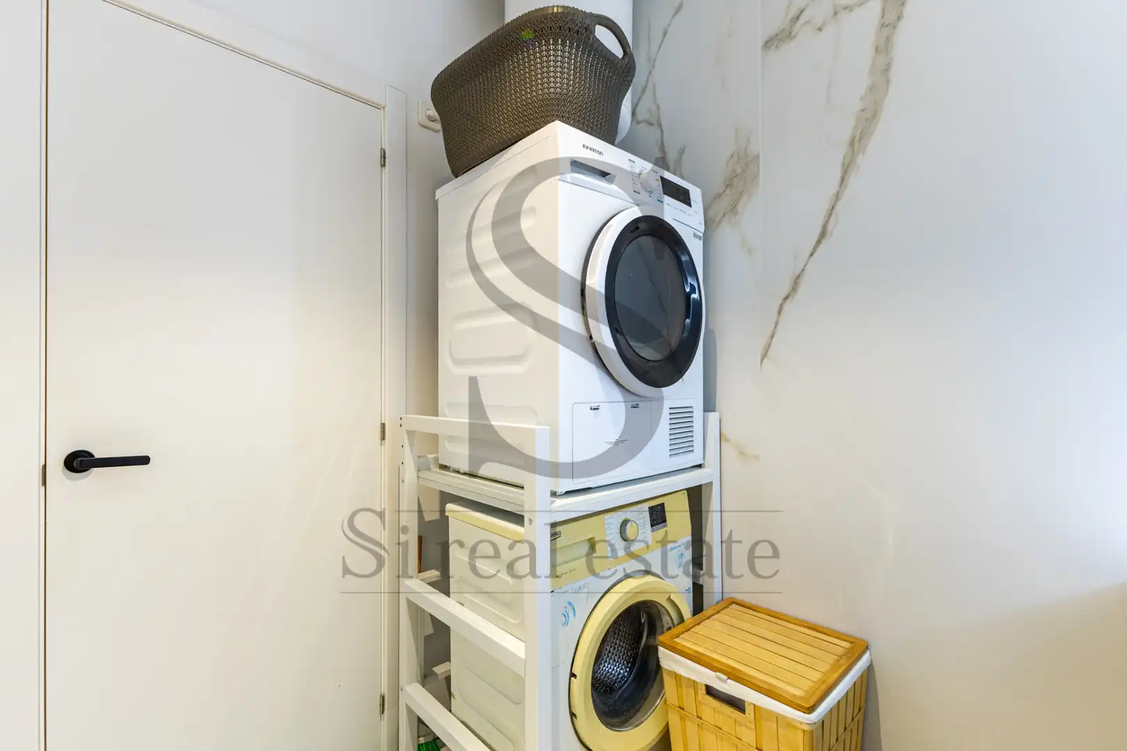 Exterior view of Flat for sale in Barcelona  with Air Conditioner, Heating and Parquet flooring