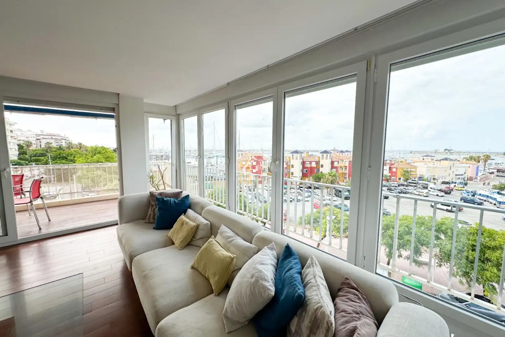 Terraza de Piso de alquiler en Torrevieja con Parquet, Terraza y Piscina