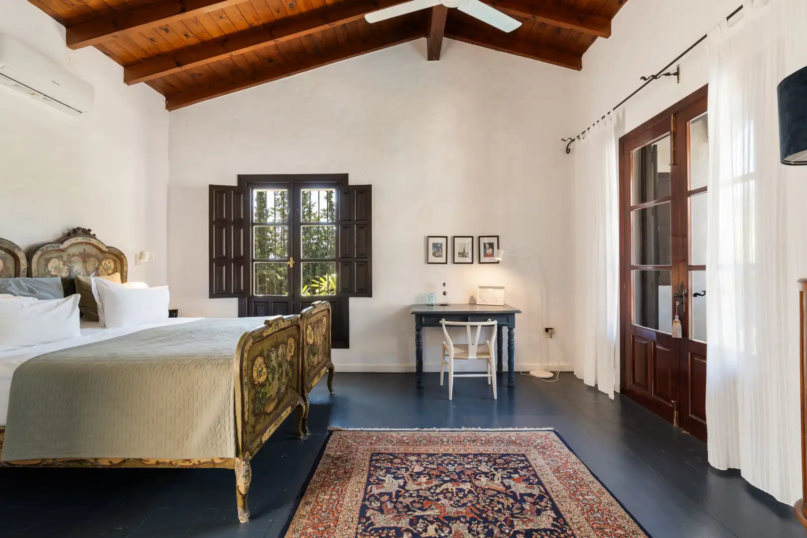 Schlafzimmer von Country house zum Verkauf in Estepona mit Klimaanlage, Privatgarten und Terrasse