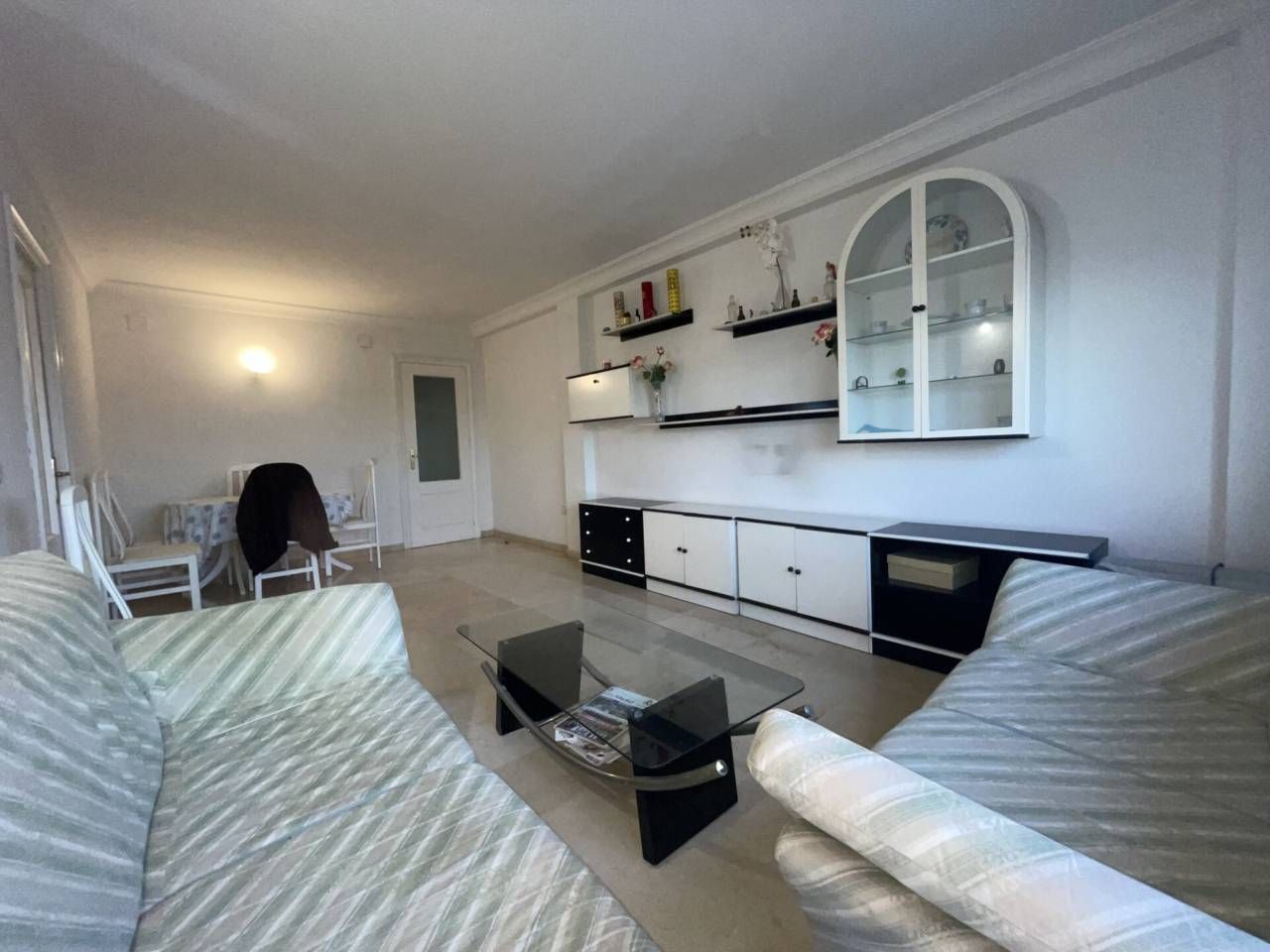 Sala de estar de Piso en venta en Estepona con Trastero