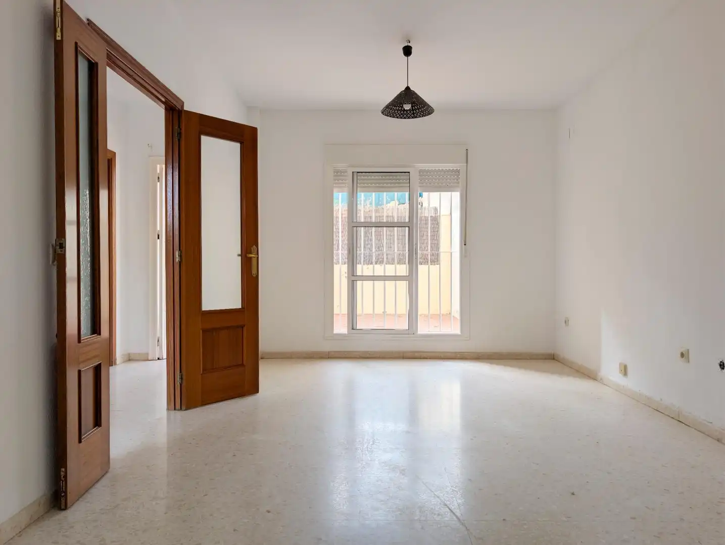 Casa amb jardí en venda a Sanlúcar la Mayor, imagen 4