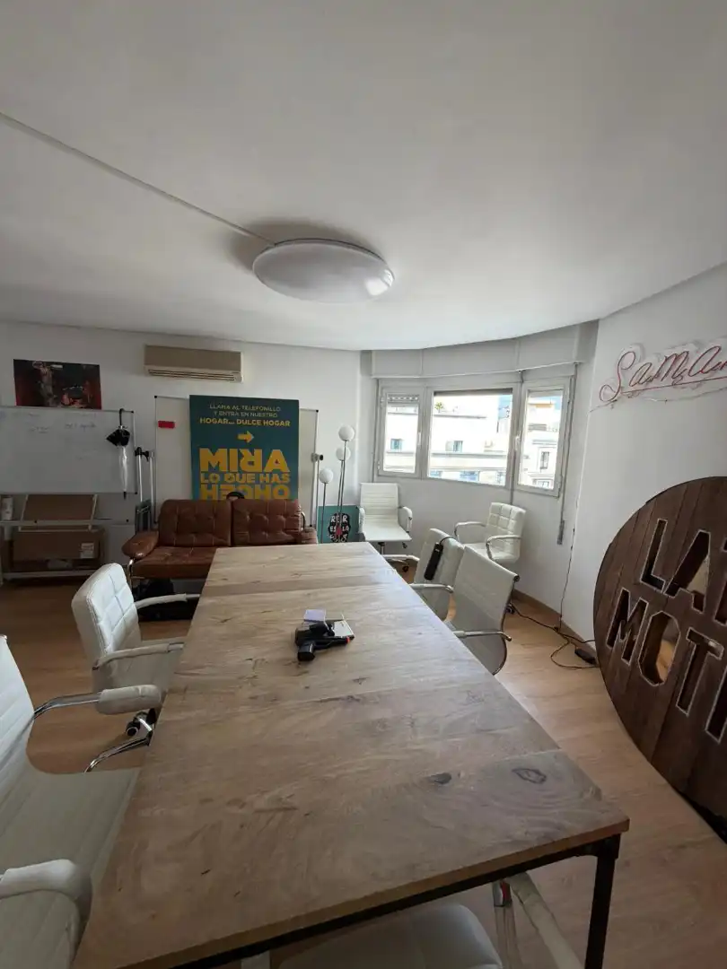 Büro zur Miete in Madrid mit Klimaanlage, Heizung und Terrasse