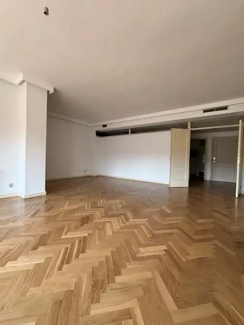 Wohnzimmer von Wohnung zur Miete in Madrid mit Heizung, Parkett und Terrasse