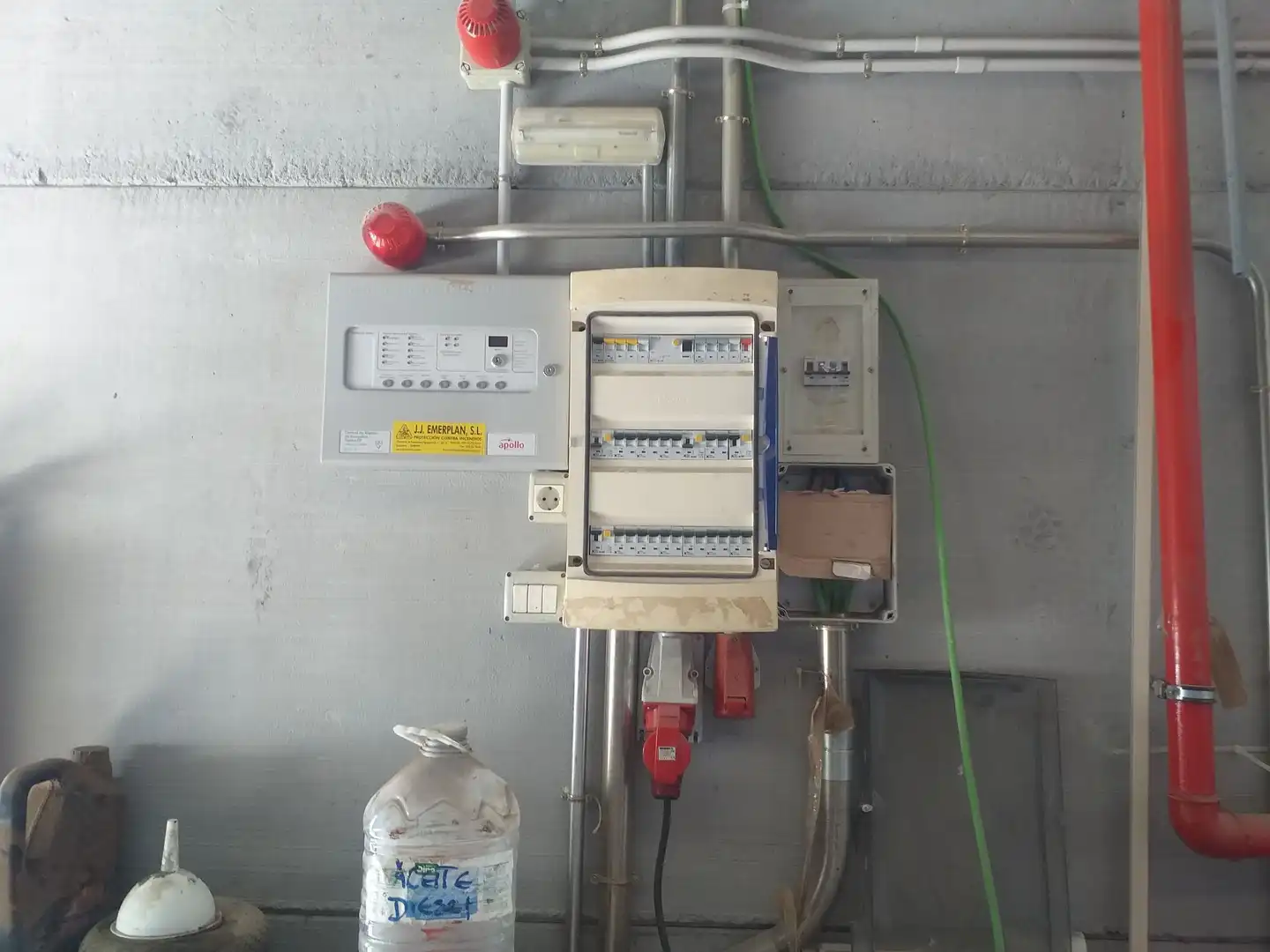 Industrial buildings for rent in Arona