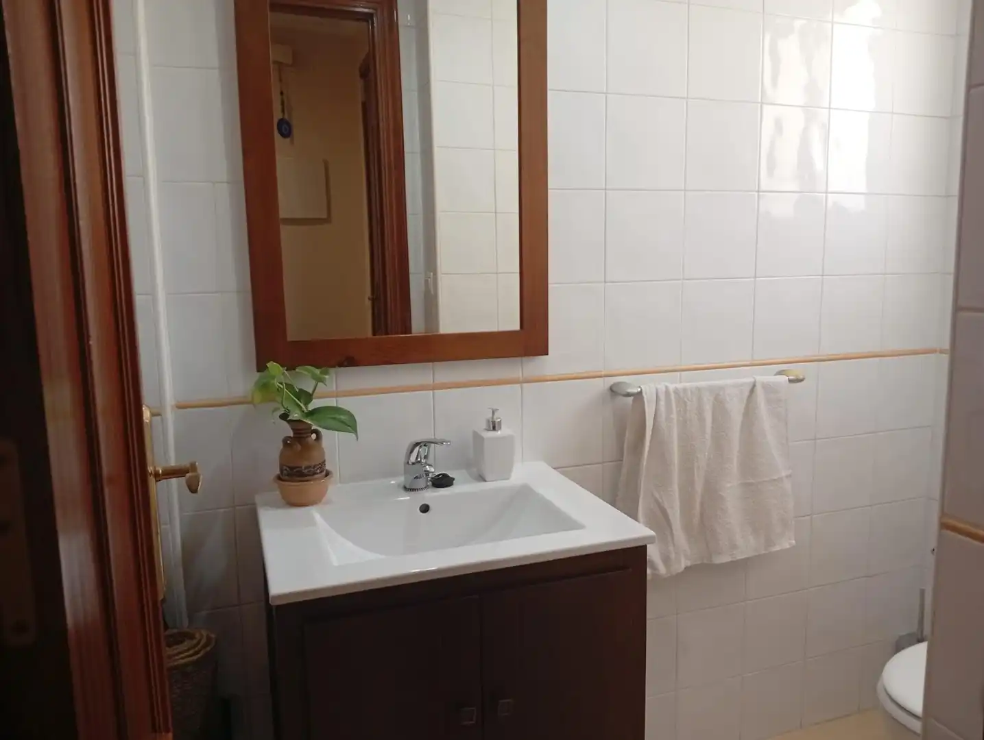 Baño de Casa adosada en venta en Alcalá de Guadaira con Aire acondicionado, Calefacción y Terraza
