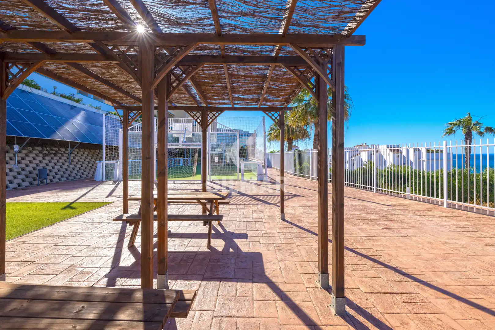 Terrasse von Wohnung zum Verkauf in Benalmádena mit Heizung, Privatgarten und Abstellraum