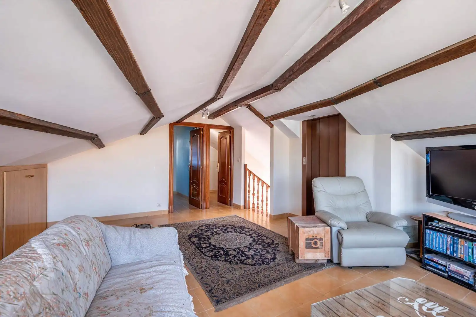 Sala d'estar de Casa o xalet en venda en Zaragoza amb Jardí privat, Terrassa i Traster
