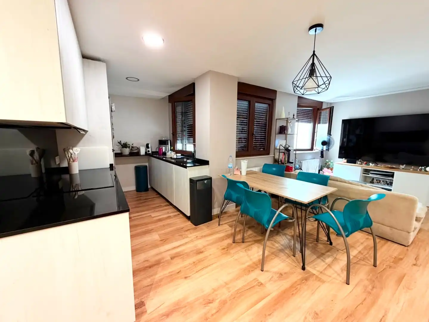 Kitchen of Flat for sale in Salamanca  with Heating, Parquet flooring and Furnished