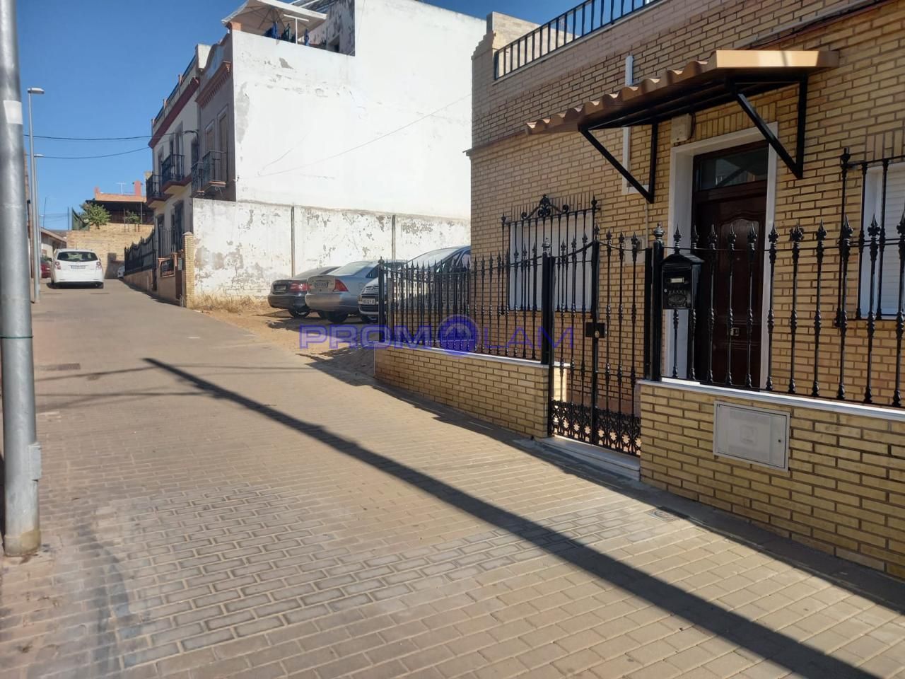 Vista exterior de Residencial en venta en Coria del Río