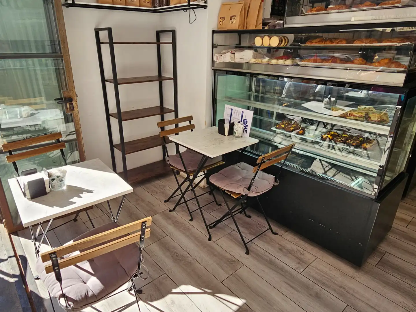 Local en traspaso en Marbella con Aire acondicionado, Terraza y Amueblado
