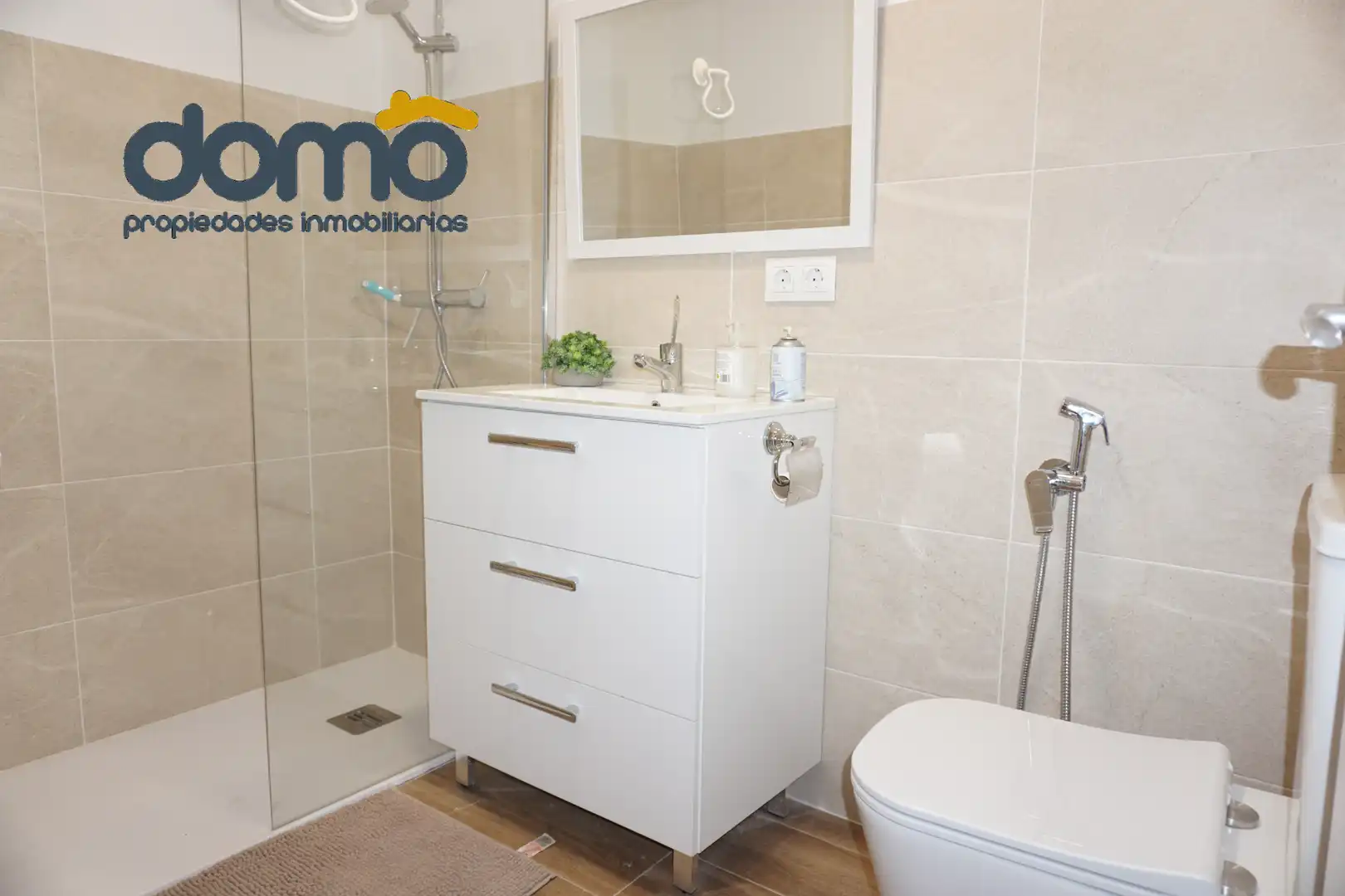 Flat with terrace to rent in Calle Emperatriz Eugenia, imagen 10